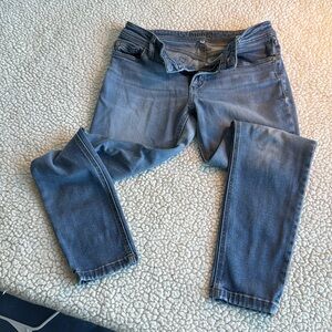 DL1961  Florence mid-rise skinny jean  RN 126853 Size 25. GOOD CONDITION